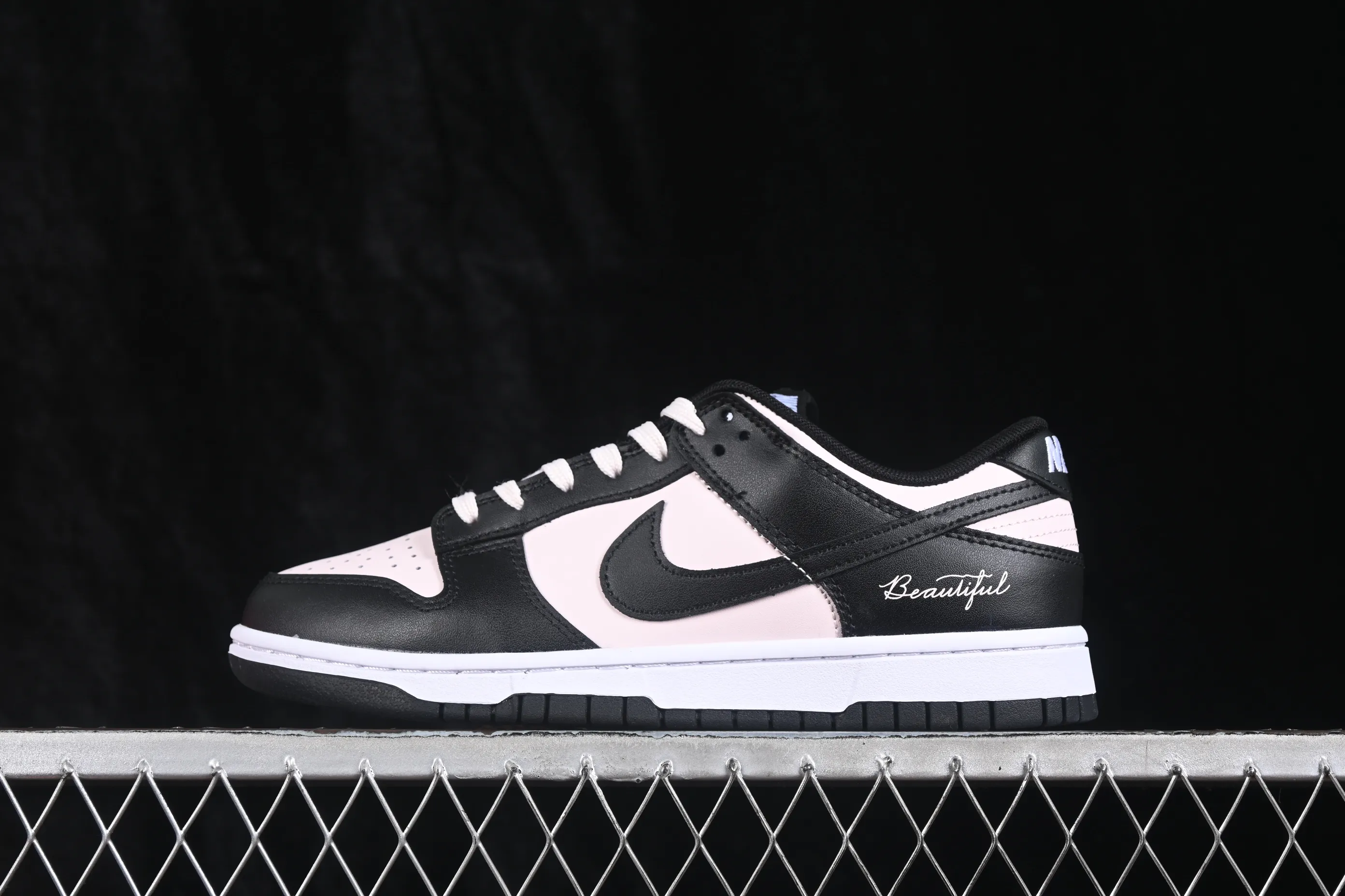 All categories Nk SB Dunk Series Nk SB Dunk Low High-end customized low-top sneakers Nike SB Dunk Low black pink low-top casual sneakers DD1391-100